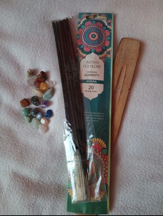 Zestaw kamieni i kadzidła