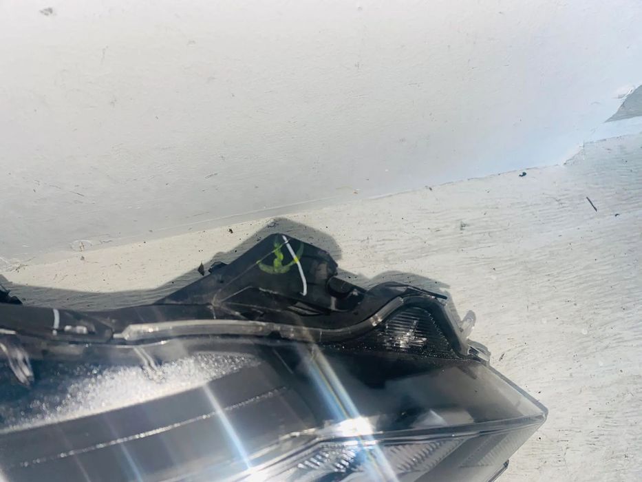 Farol Direito Toyota Yaris - 2017 / 2020