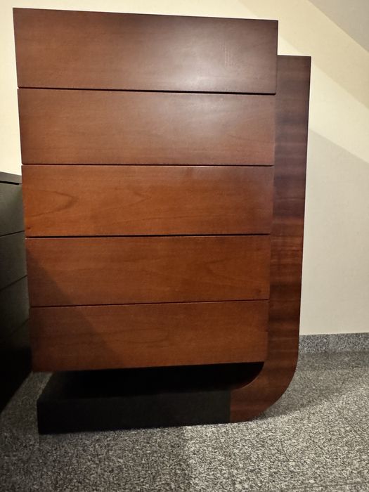 Camiseiro em madeira