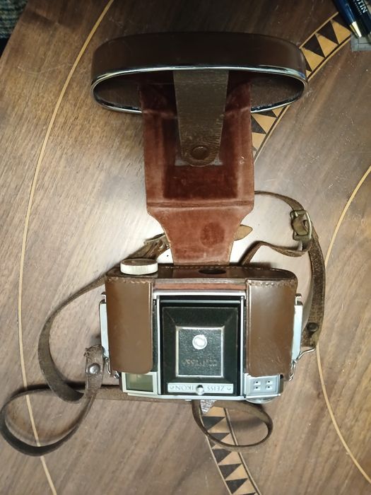 Câmara Antiga Zeiss Ikon com Bolsa
