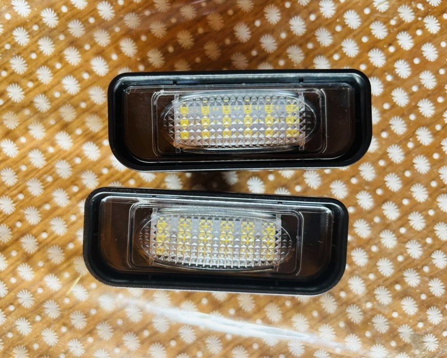 Подсветка номера Mercedes W220 S clas S320 S350 500s550 600 вантажівок