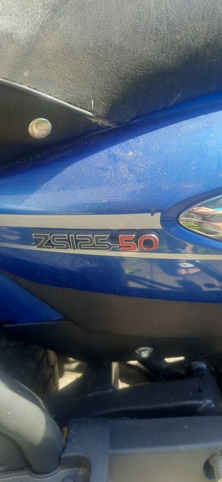 Продам мотоцикл всі деталі за тел.