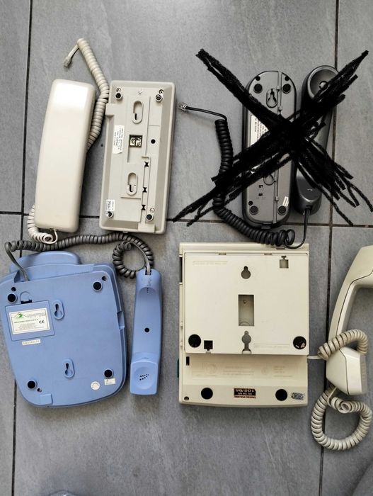 Stare telefony stacjonarne