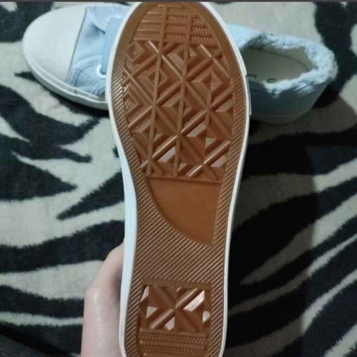 Кеди біло-блакитні