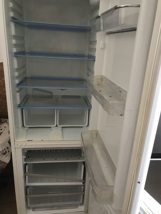 Холодильник Indesit