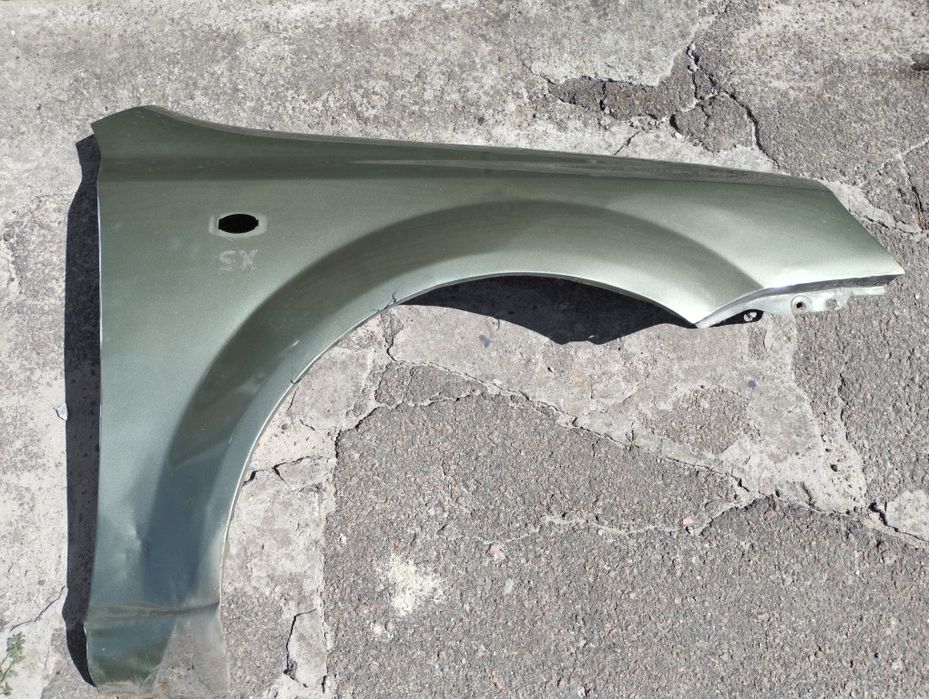 Продам переднє праве крило на лачетти універсал