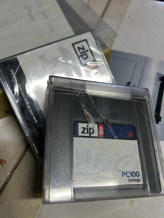 Zip drive - cassete444830349494865921