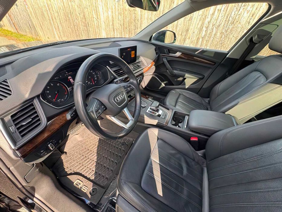 Audi Q5      2020