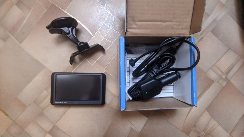Продам авто навигатор Garmin Nuvi 265W