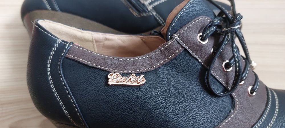 Buty damskie na koturnie rozmiar 38