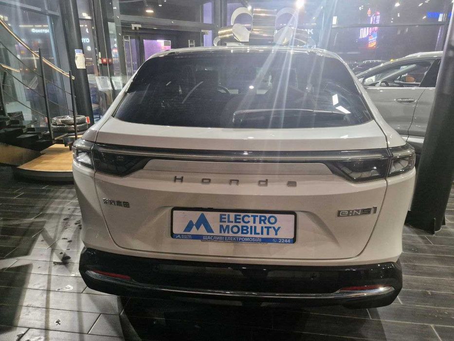 Електромобіль Honda e:NS1, e-dynamic, 2025 рік.
