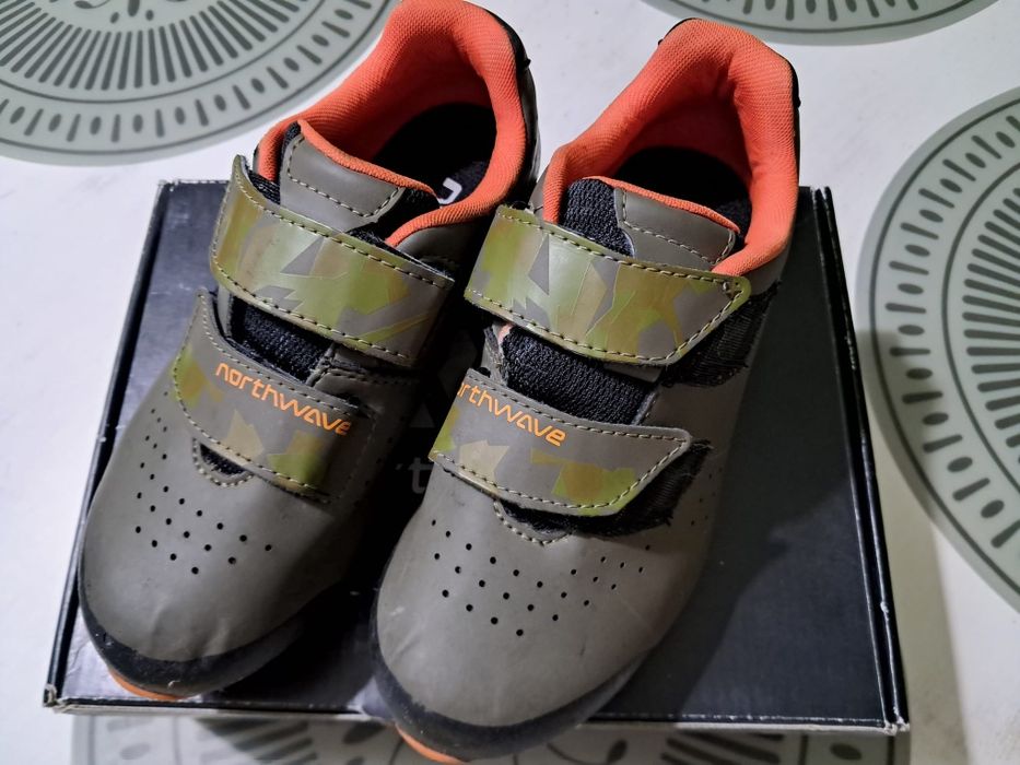 Sapatos de encaixe Noth Wave, tamanho 34