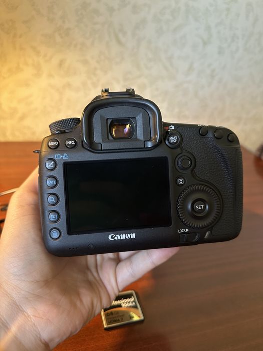 Canon 5D Mark III + об'єктив EF 24-105, нова: 34 500 грн