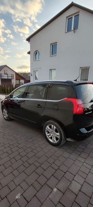 Продам Пежо 5008