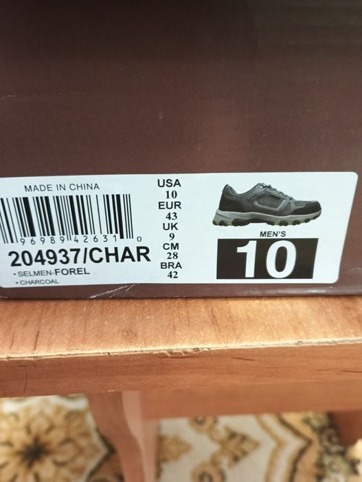 Кроссовки SKECHERS новые.43р.