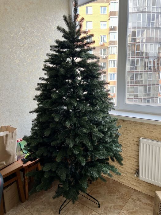 Ялинка штучна 2.1 м + іграшки