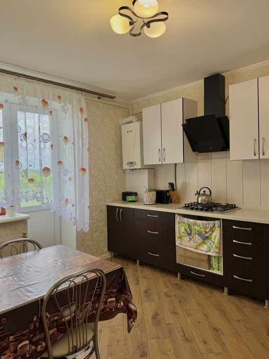 Двокімнатна квартира з ремонтом 63м2, новий будинок, р-н Літака v714