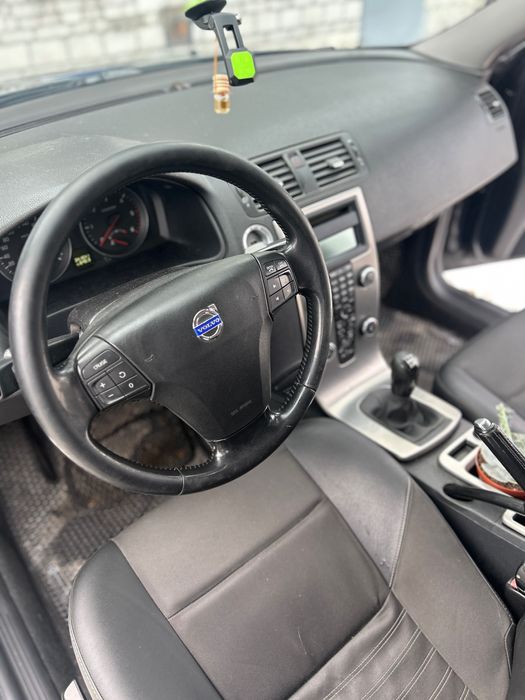 Авто Volvo V50 2009 рік