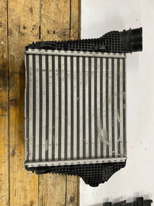 Porsche macan 95b рестайл радиатор интеркулера правый 95b145804e