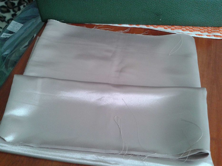 Продам атласную ткань 1,5х0,62м ( цена за отрез)