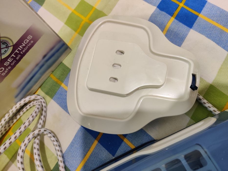 Продам новый утюг