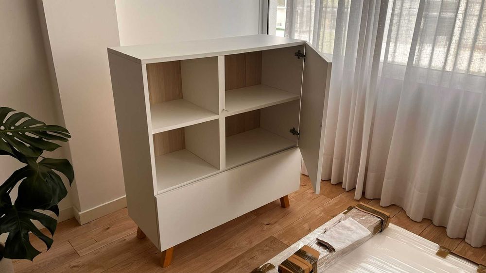 Vendo Aparador Móvel p/ Sala - Branco com Porta, Prateleiras e Gaveta