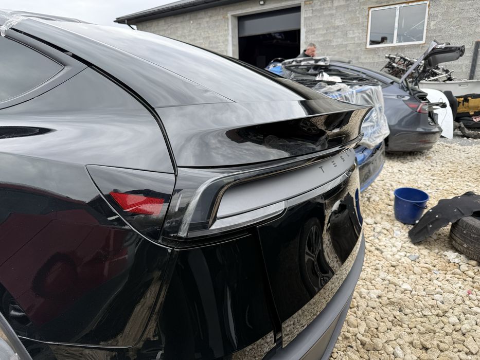 Кришка, ляда багажника Tesla model Y Juniper, Тесла модель У Джуніпер чорна.PX02