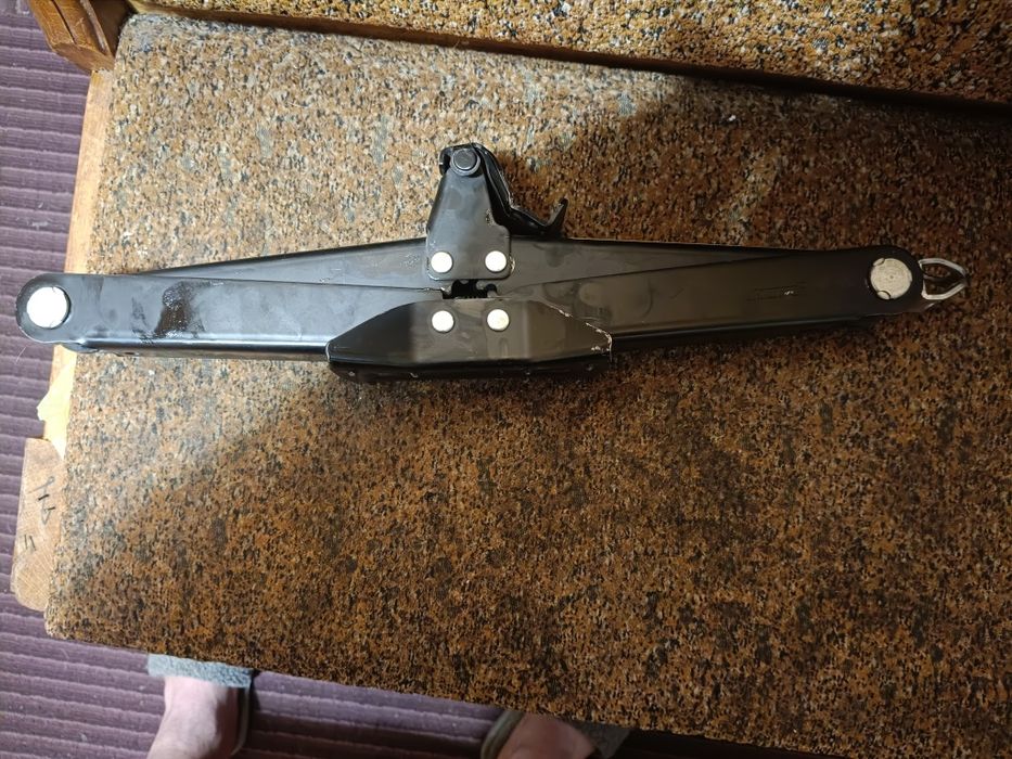 Домкрат оригінал Вольво Хс90