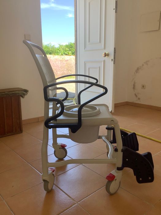 Cadeira de banho e sanitária Rebotec BONN