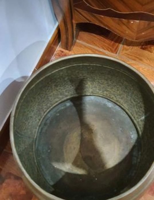 Pote em Cobre e latão.