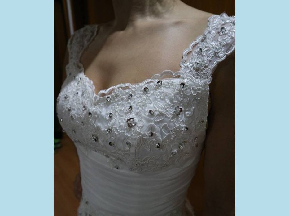 Vestido de Noiva Drapeado cintado com brilhantes