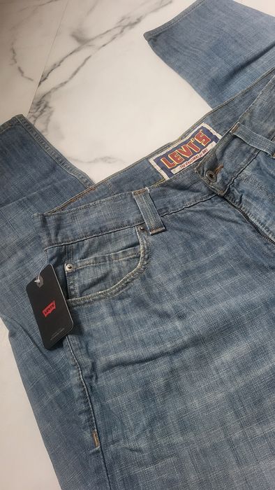 Spodnie Levis model 549 nowe