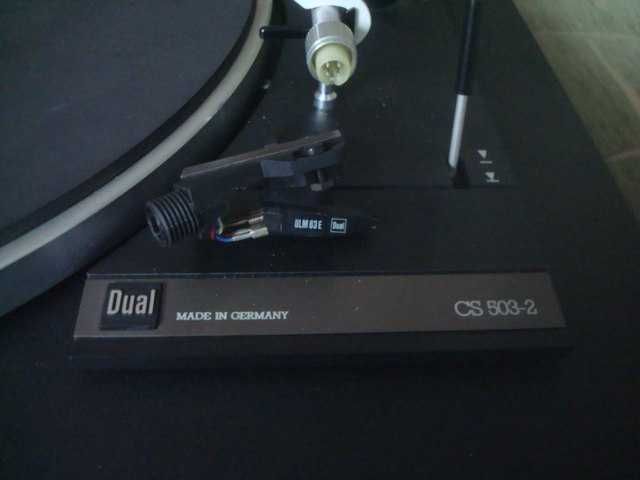 Продам проигрыватель винила Dual