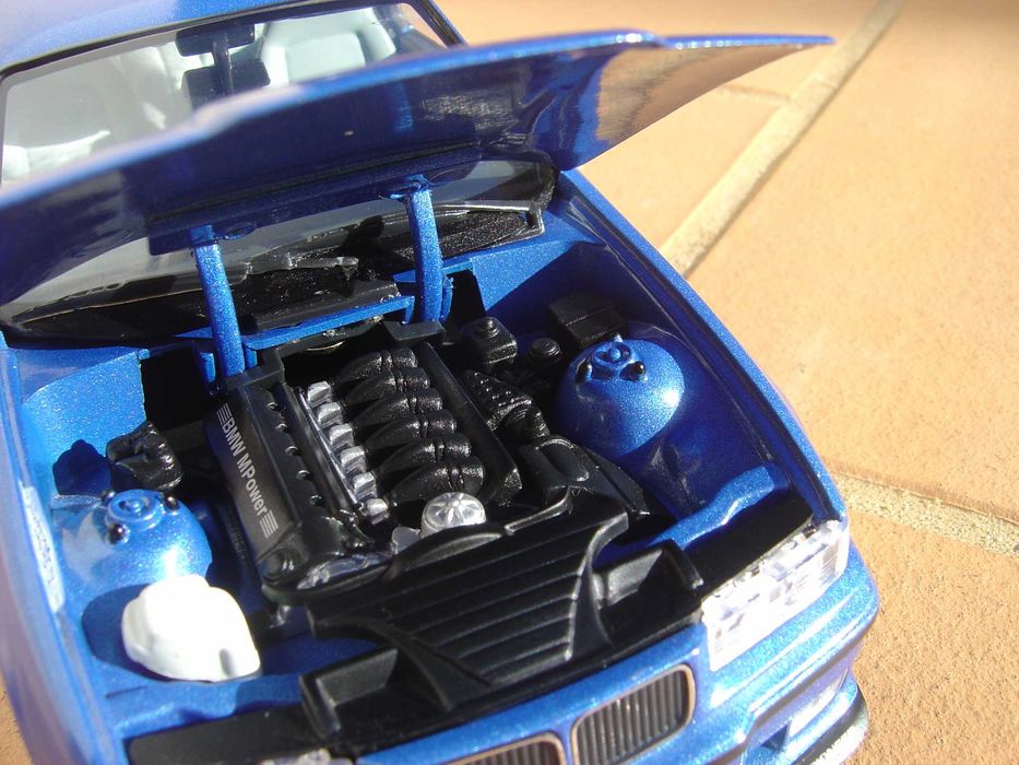 BMW M3 E36 Coupe Estoril Blue UT Models 1:18