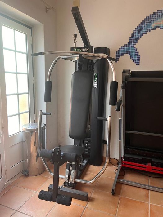Máquina de fitness e musculação Proaction BH fitness