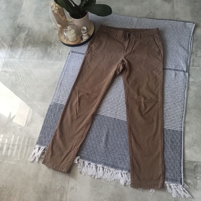 Brązowe spodnie chino slim fit Reserved 34 smart casual