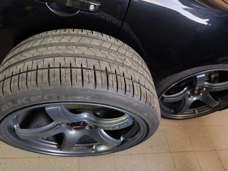 Kute felgi 19 Rays Gran Lights 57 CR z oponami Falken