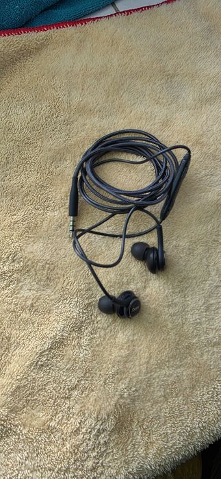 Продам навушники Samsung