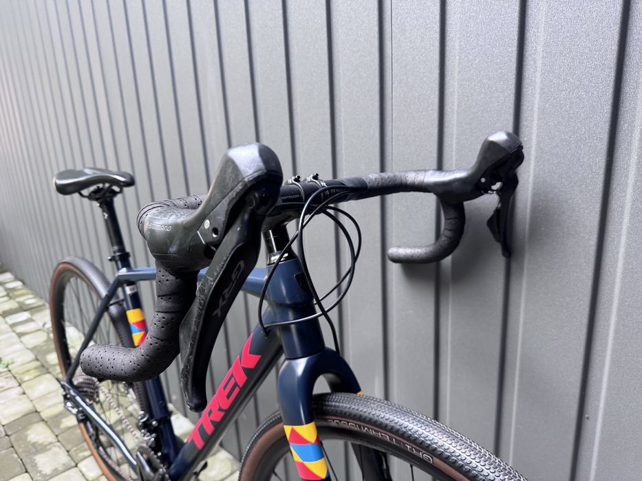 Trek Checkpoint ALR 5. Shimano GRX 810, Praxis Alba GR, Bontrager Comp