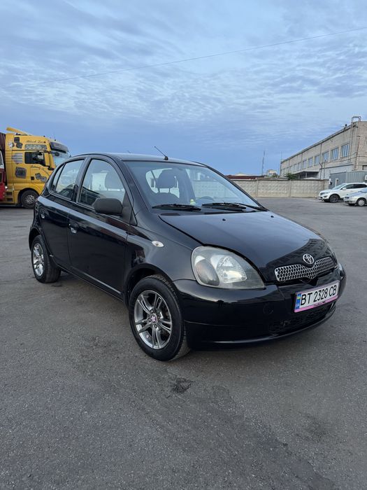 Toyota yaris 1,3 літра,  тойота яріз бензин, тойота ярис автомат.
