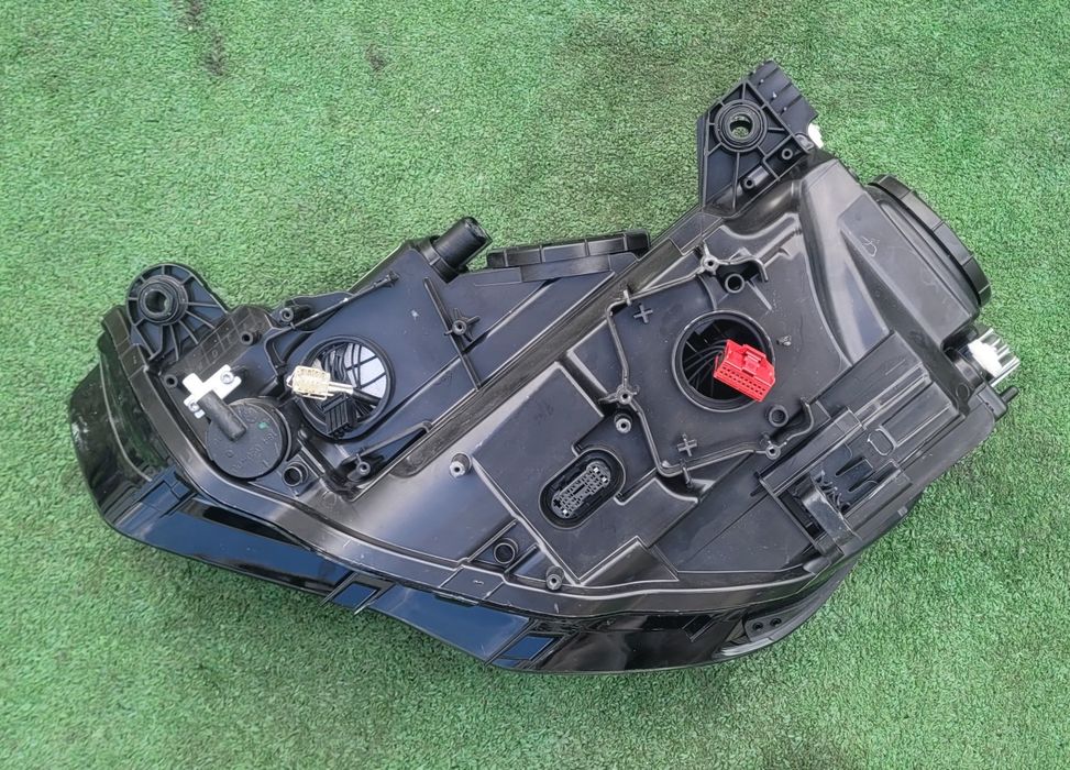 Farol/Ótica direita Audi A3 8V LED Bi Xénon