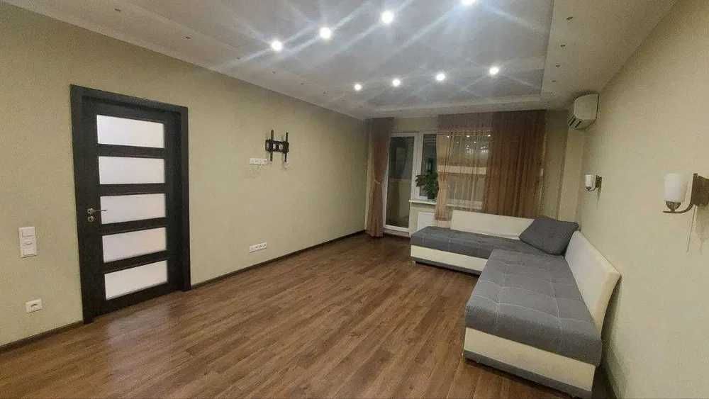 продам 2х.комн.ЖК Янтарный трк Украина, салтовка