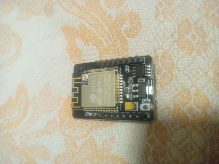 ESP32-Cam камера.