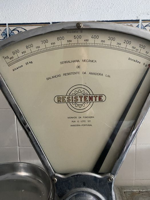 Balanca e pesos antigos marca Resistente