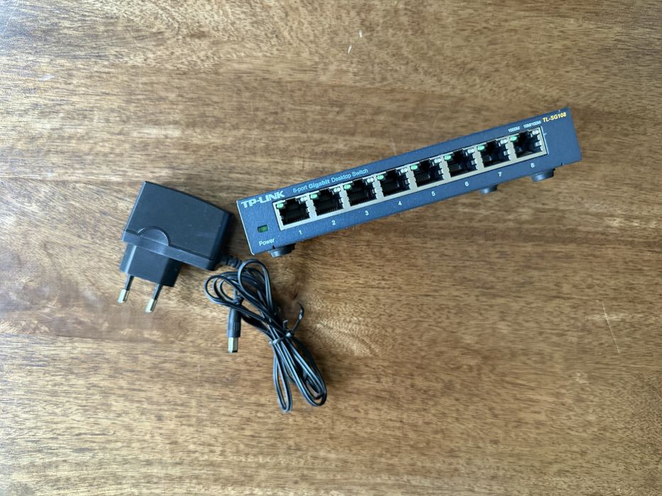 3 x TP-Link TL-SG108
