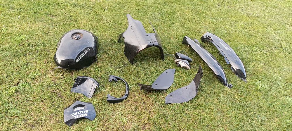 suzuki gsx600f części, błotnik, plastkiki, bak, owiewki