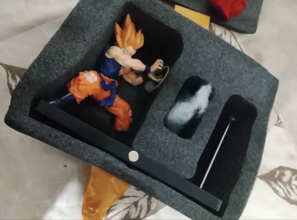 Estatueta do Goku com luz Dragon Ball