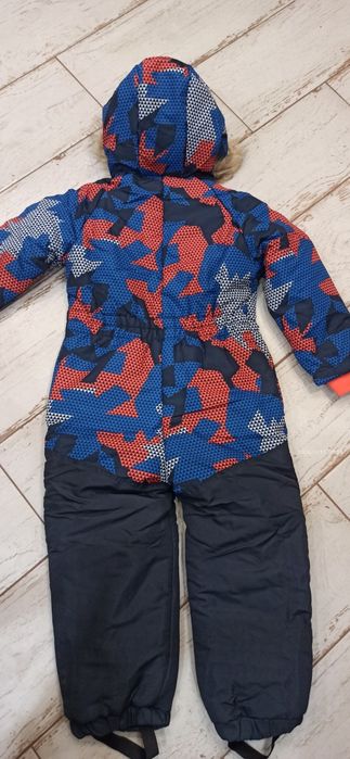 Nowy zimowy kombinezon dla chłopca 122/128
