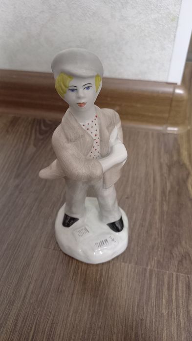 Фарфоровая статуетка ЛФЗ