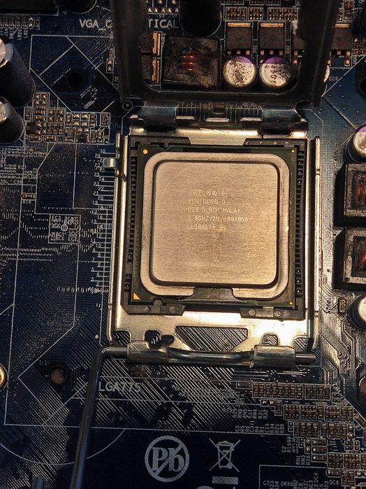 Retro PC Intel Core Duo + płyta Gigabyte + 2GB RAM OCZ Platinum + Maxtor 40GB + Nagrywarka ASUS